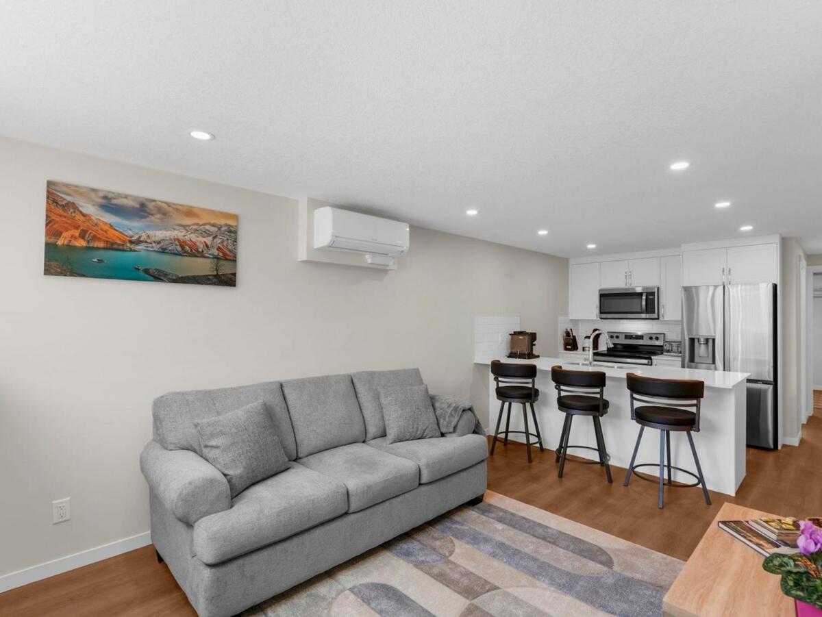 Superb 1-Bdr Apt in New Condo