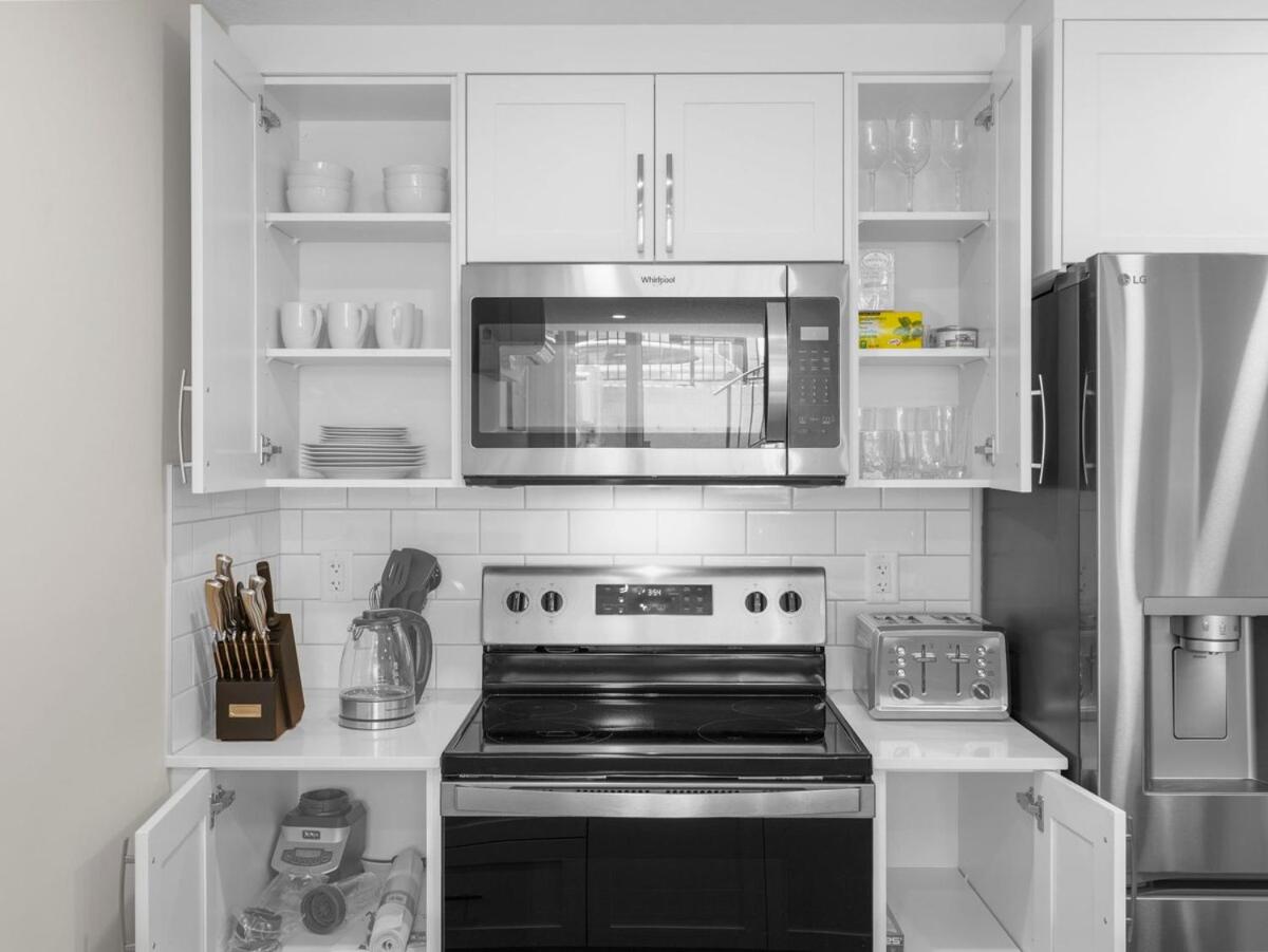 Superb 1-Bdr Apt in New Condo