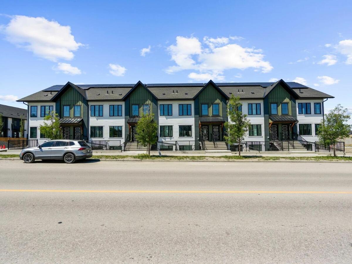 Superb 1-Bdr Apt in New Condo
