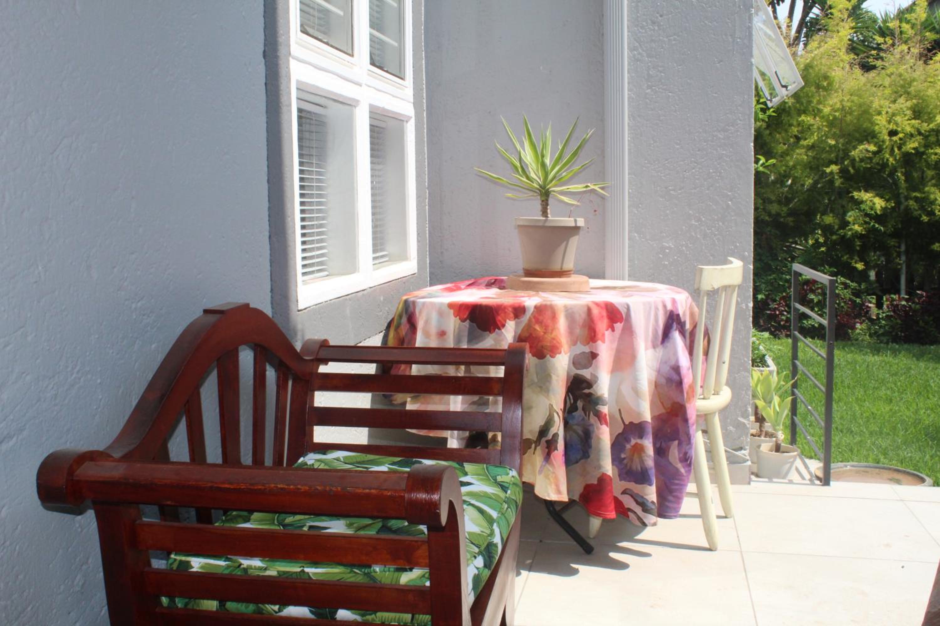 Luxury Garden Retreat 2B Sandton