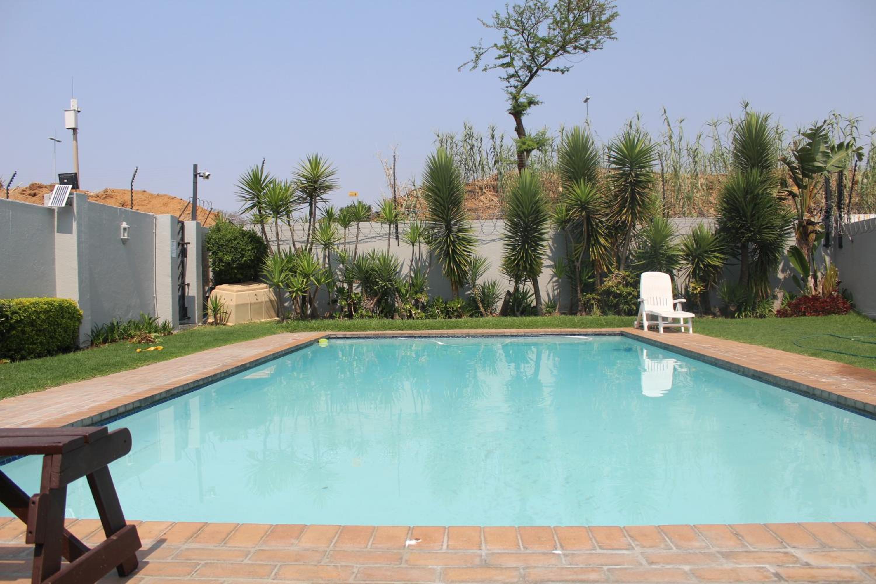Luxury Garden Retreat 2B Sandton