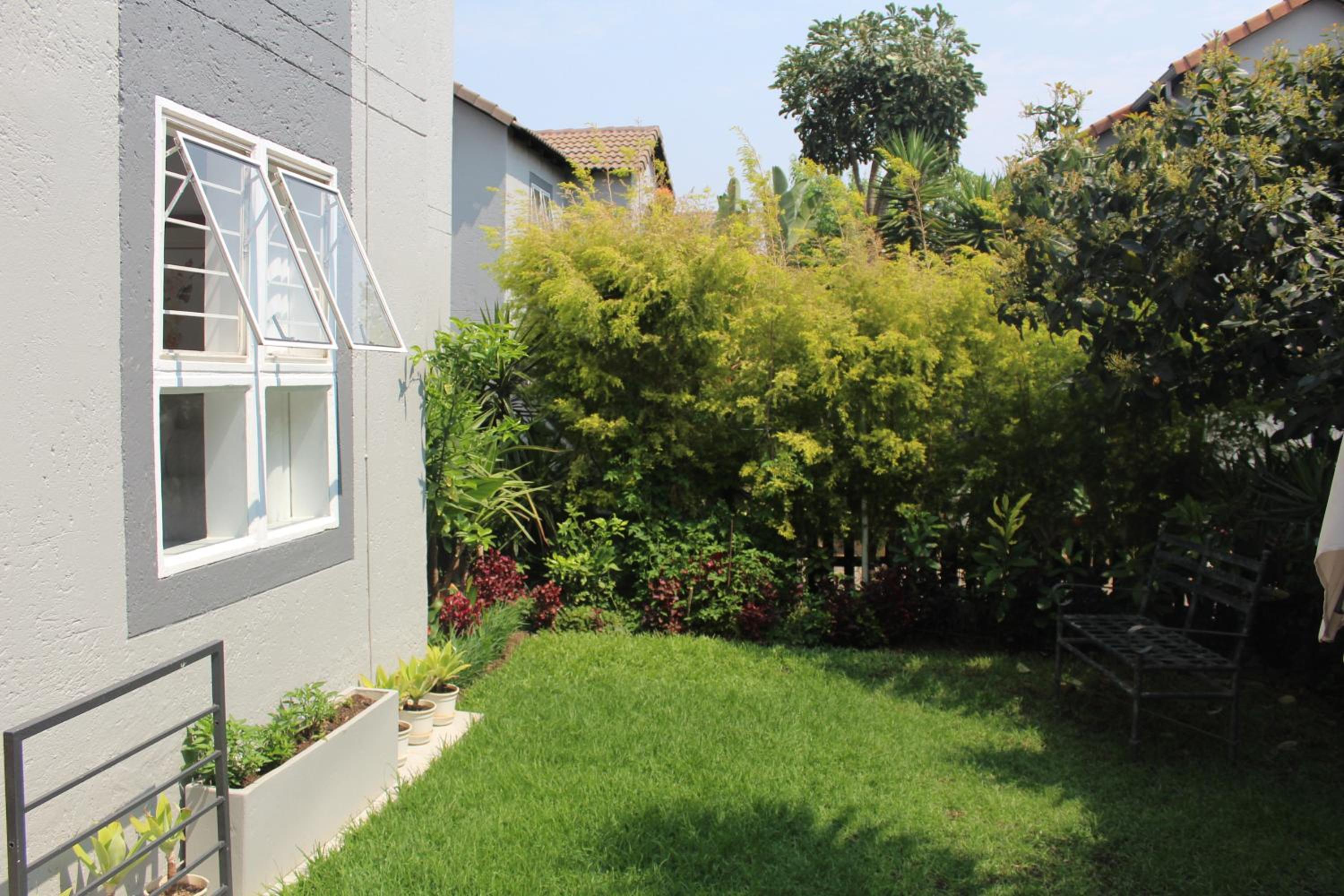 Luxury Garden Retreat 2B Sandton