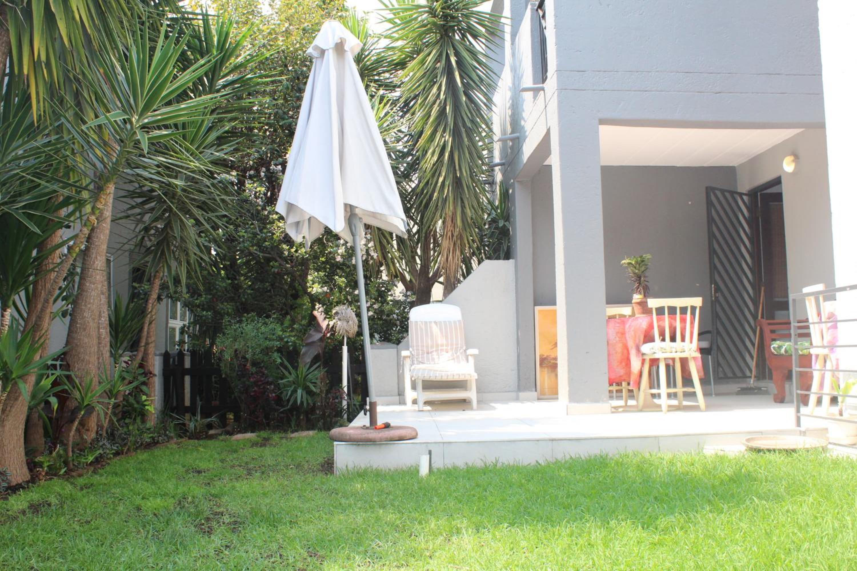 Luxury Garden Retreat 2B Sandton