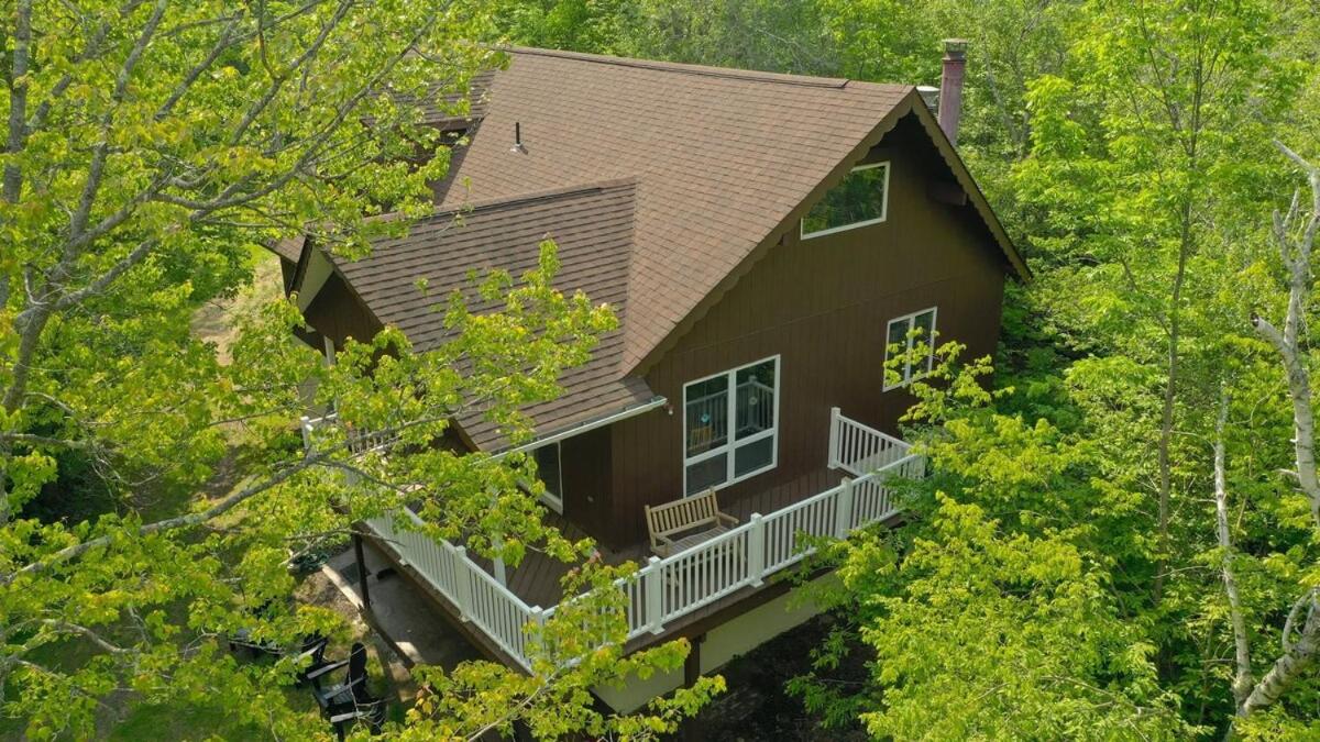 Luxury Mountain Villa - 3 bedroom, hot-tub, fire-pit