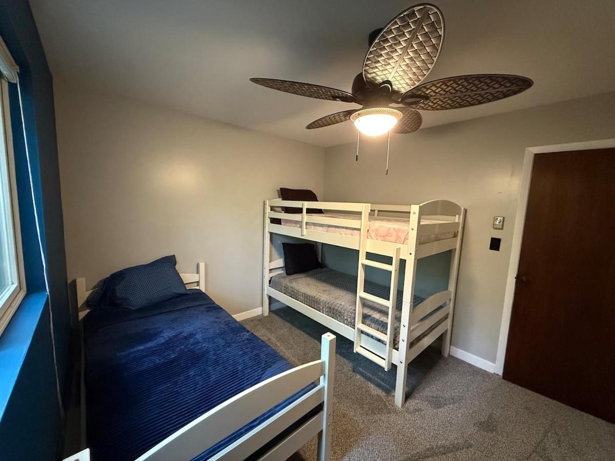 Luxury Mountain Villa - 3 bedroom, hot-tub, fire-pit