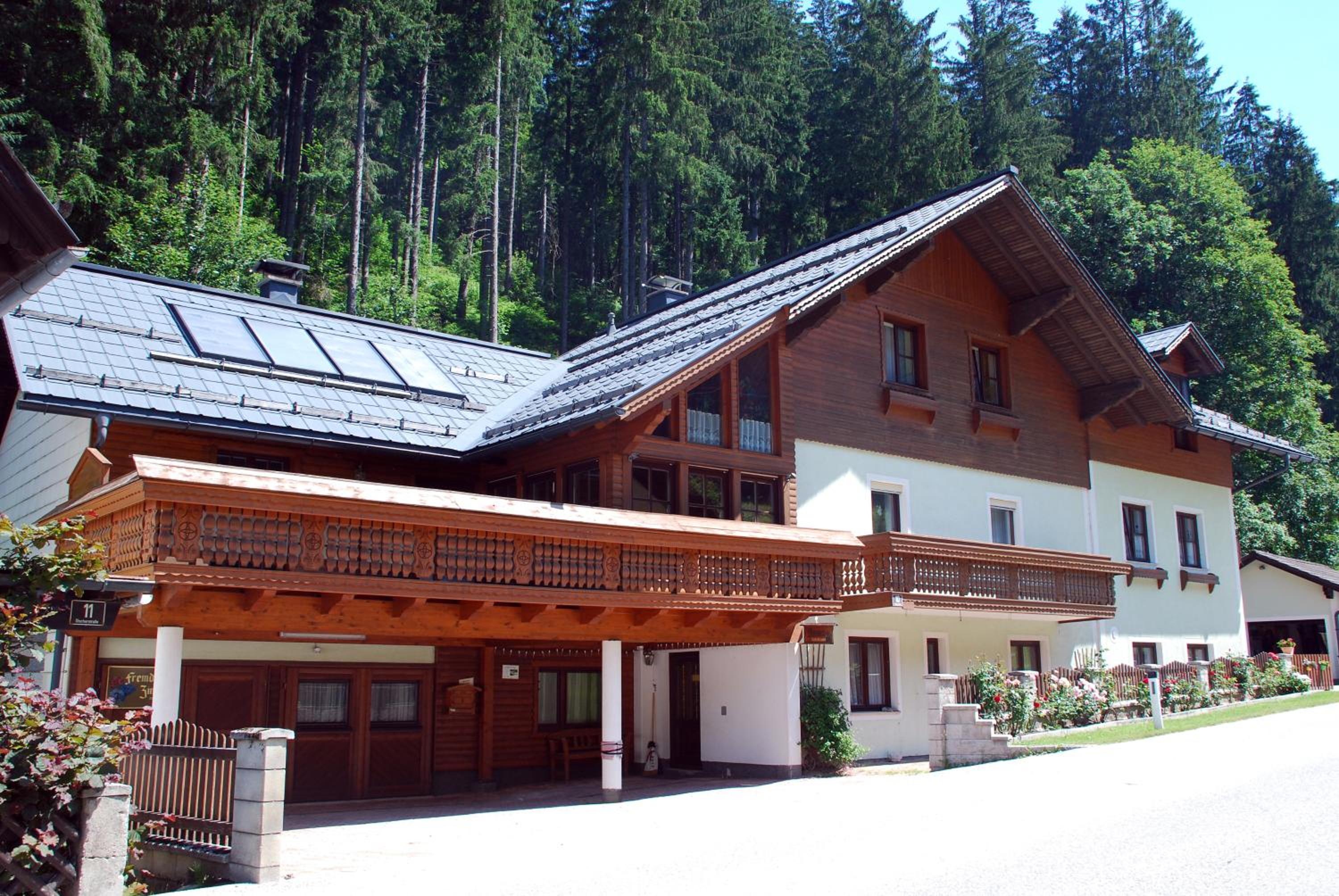 Four Seasons Lodge
