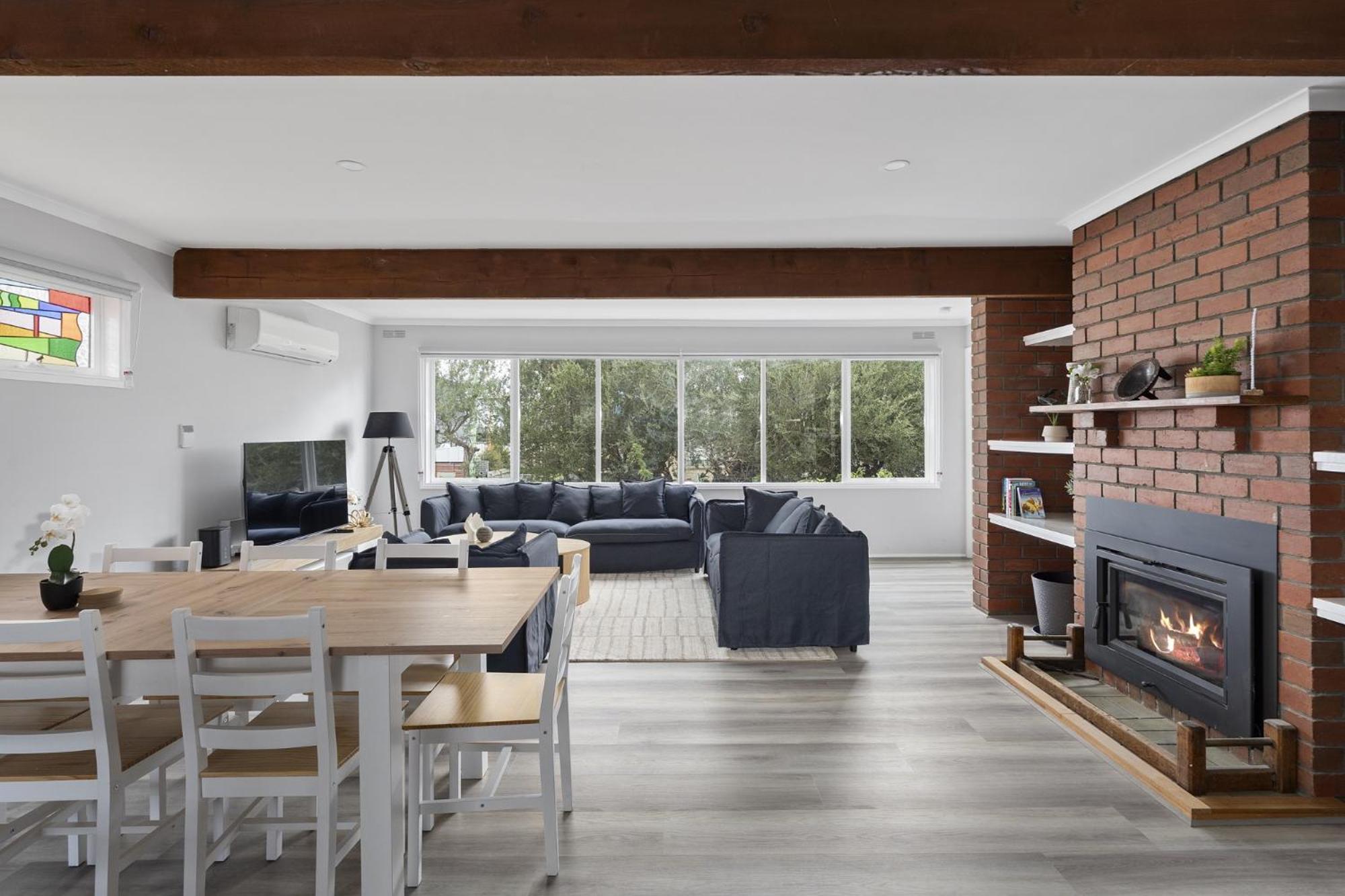Family Retreat with Fireplace and Garden Views