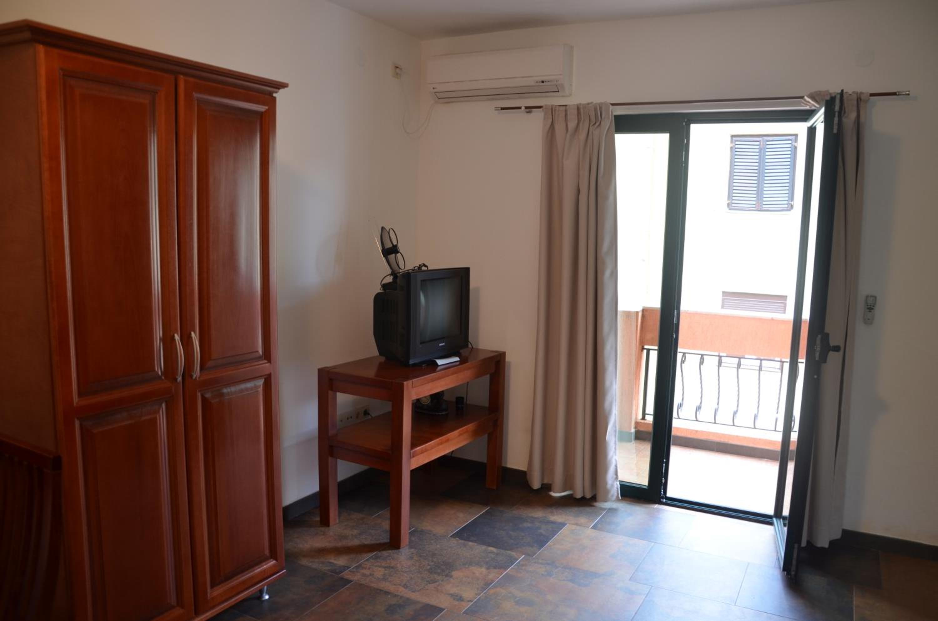 Lero Apartments