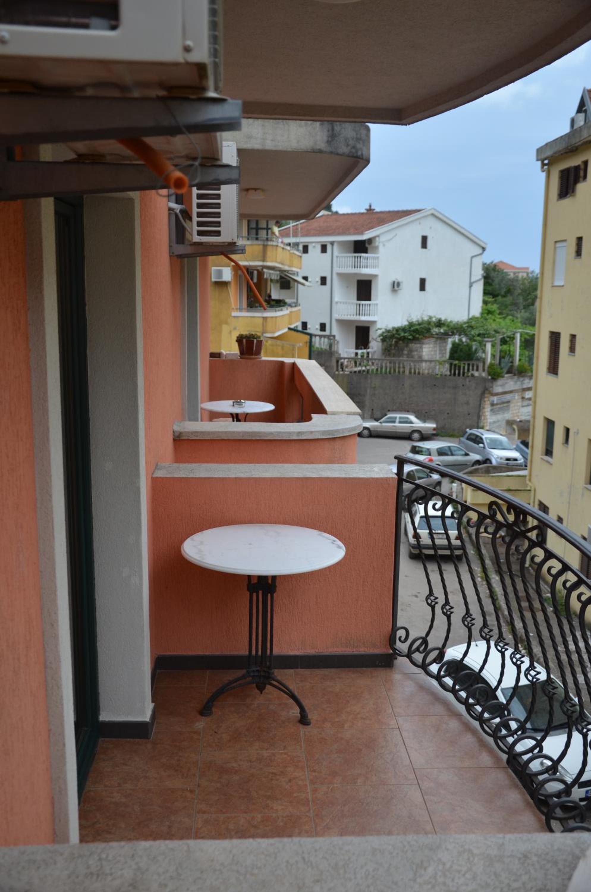 Lero Apartments