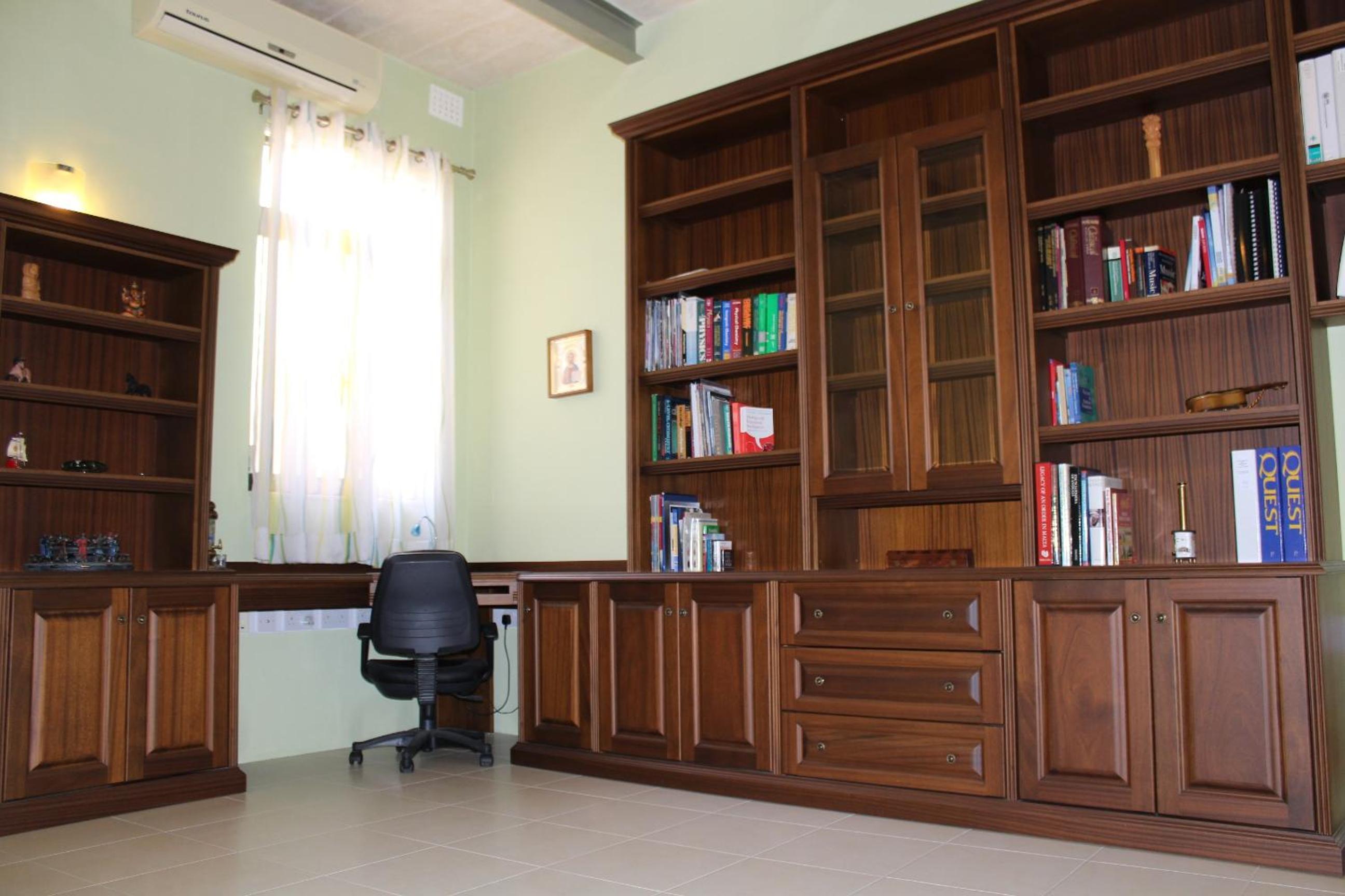 Photo 8
