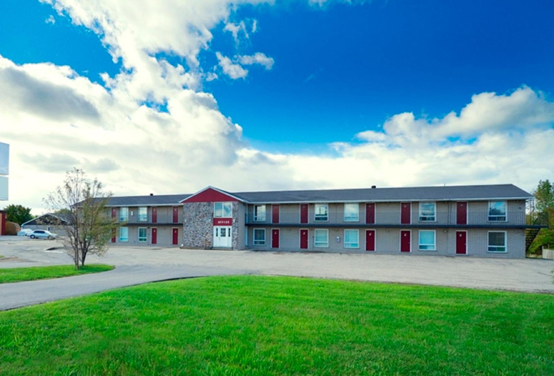 Huron Coast Inn