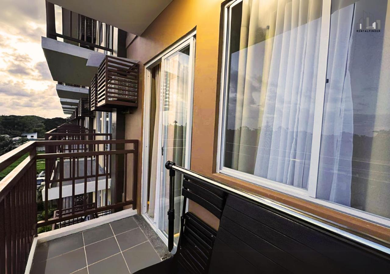 2BR Cozy Condo with a Balcony, FREE Pool, Gym Parking Near Airport - B2 6LusterB