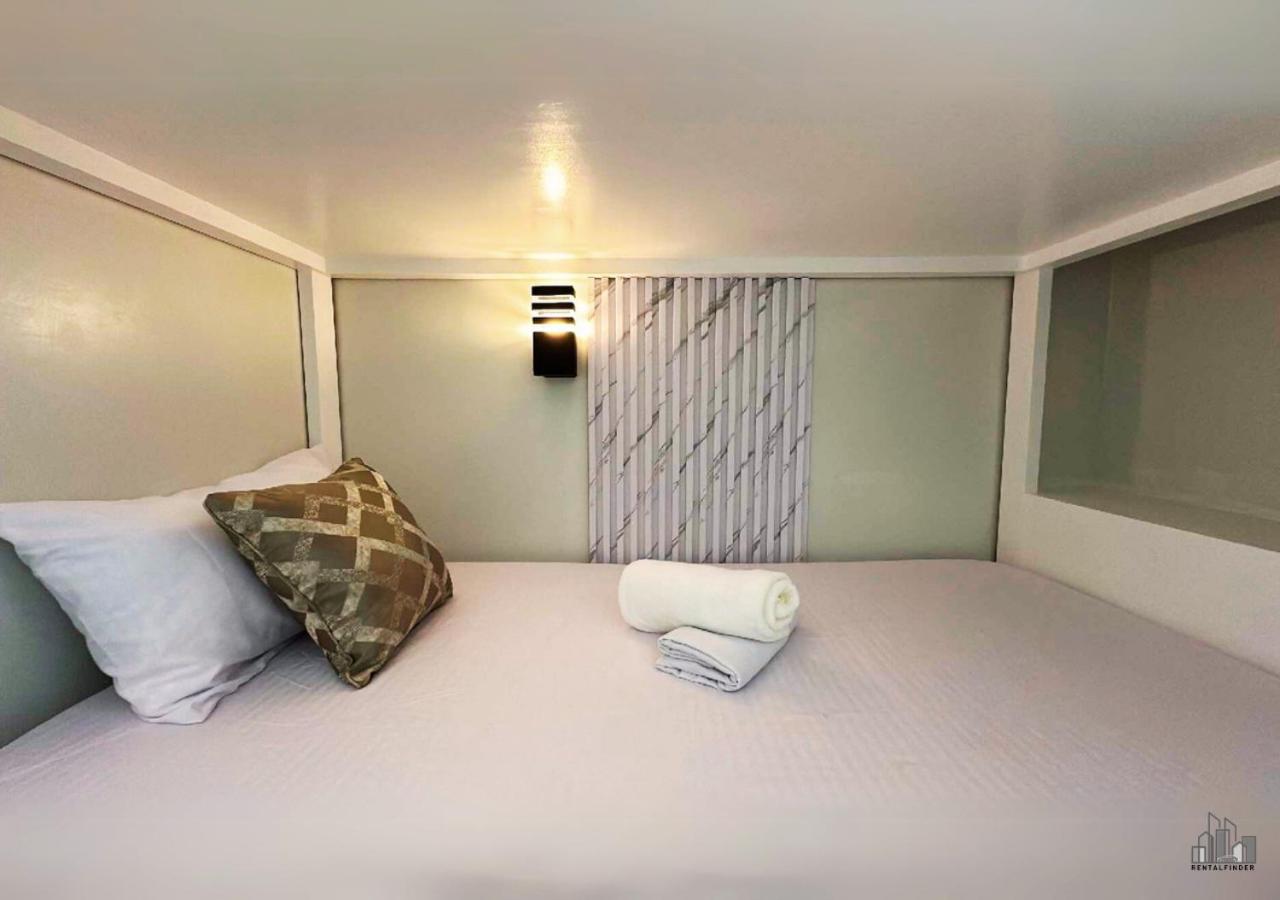 2BR Cozy Condo with a Balcony, FREE Pool, Gym Parking Near Airport - B2 6LusterB