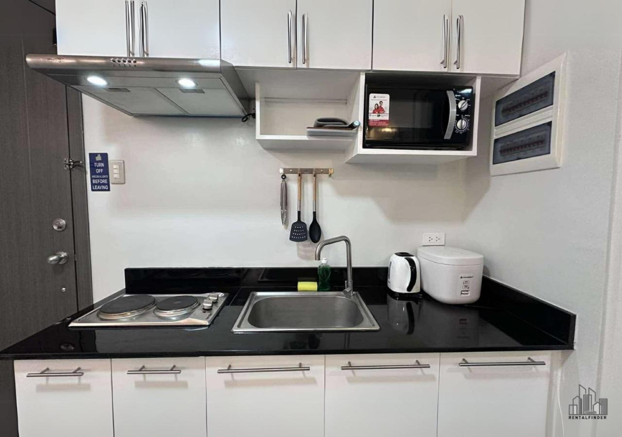 2BR Cozy Condo with a Balcony, FREE Pool, Gym Parking Near Airport - B2 6LusterB