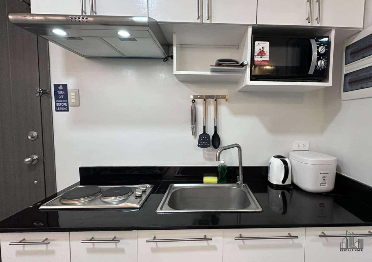 2BR Cozy Condo with a Balcony, FREE Pool, Gym Parking Near Airport - B2 6LusterB
