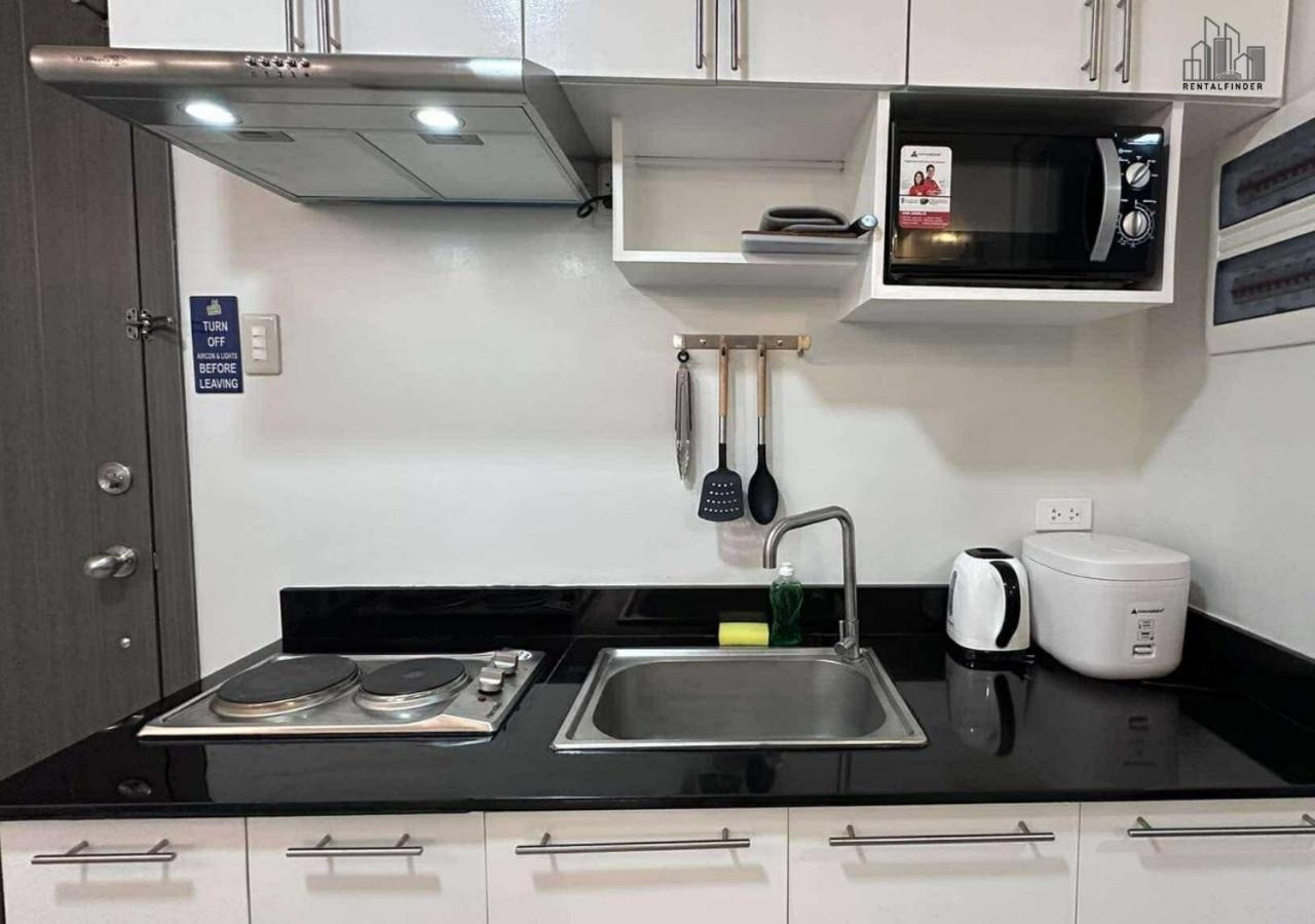 2BR Cozy Condo with a Balcony, FREE Pool, Gym Parking Near Airport - B2 6LusterB