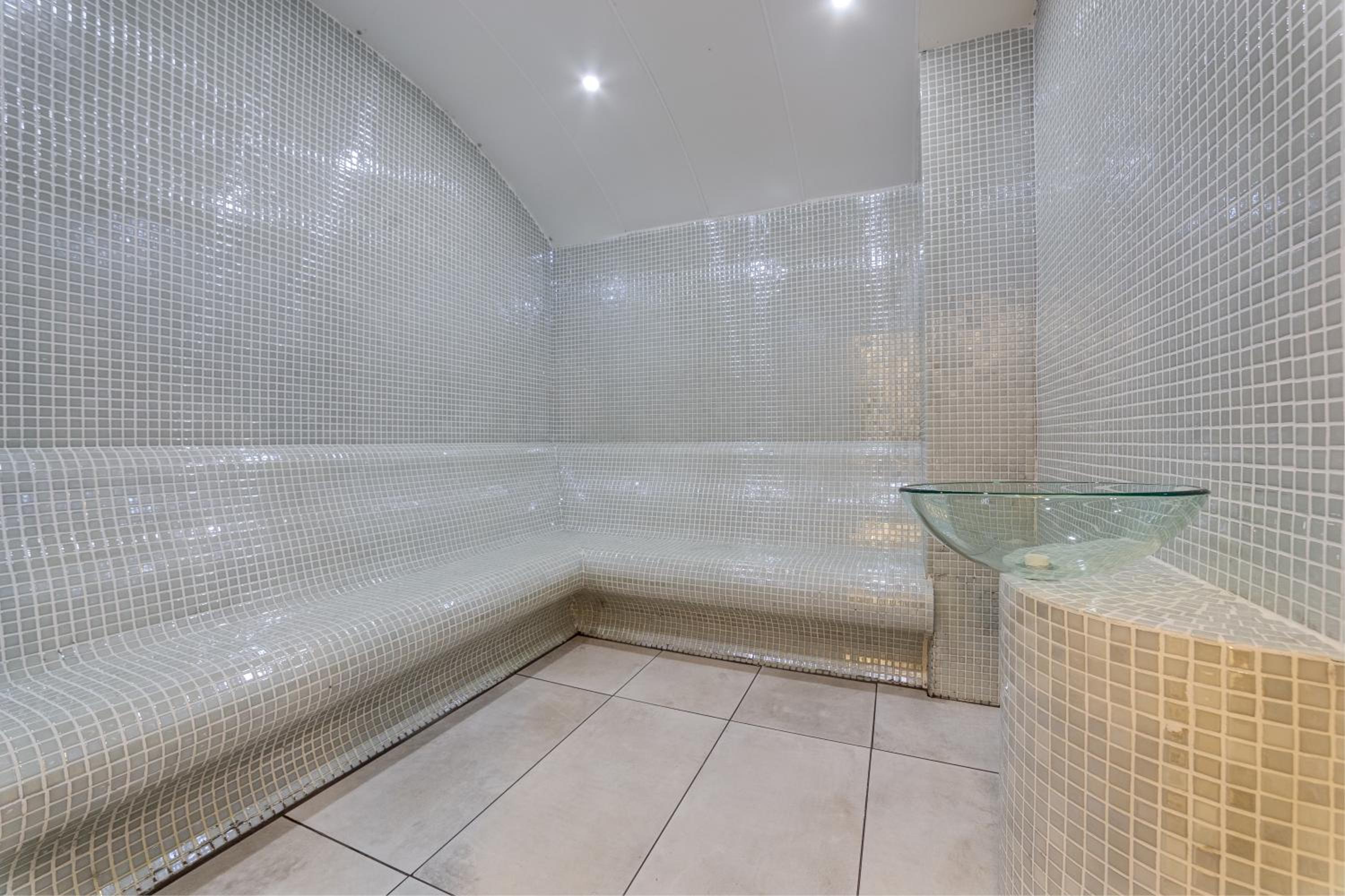 The Menord Hotel - Image 37