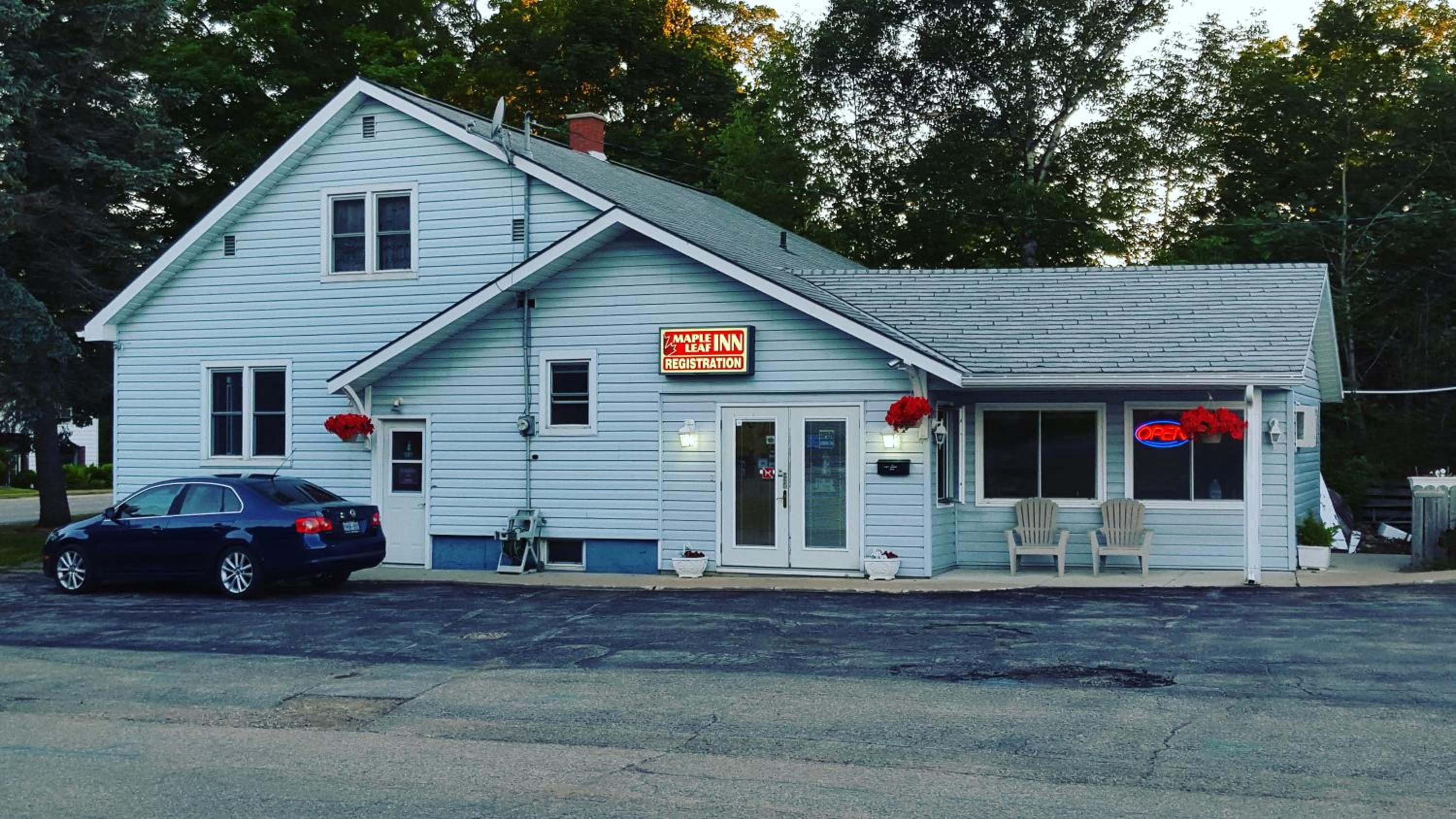 Maple Leaf Inn & Suites