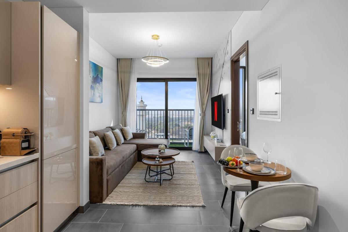 Stylish 1BR Retreat in Sobha Crest with Balcony