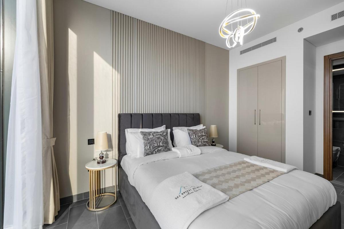 Stylish 1BR Retreat in Sobha Crest with Balcony