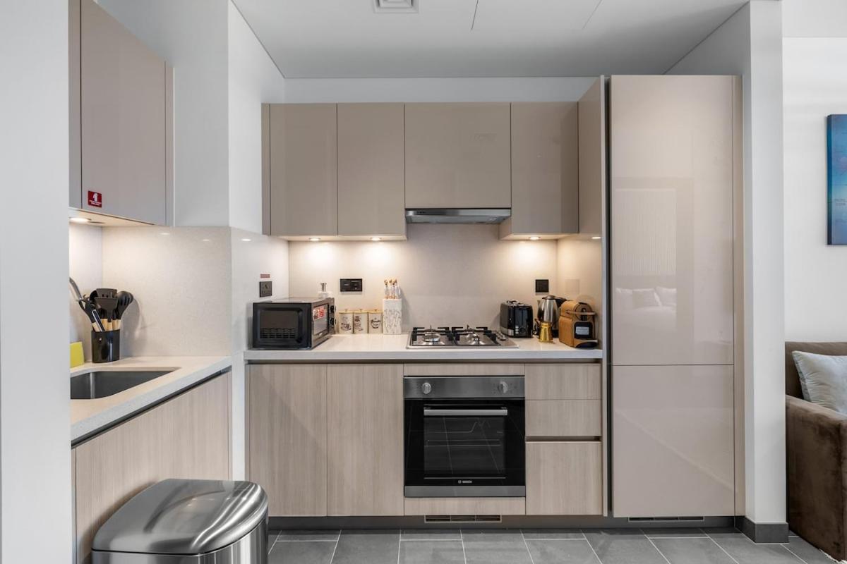 Stylish 1BR Retreat in Sobha Crest with Balcony