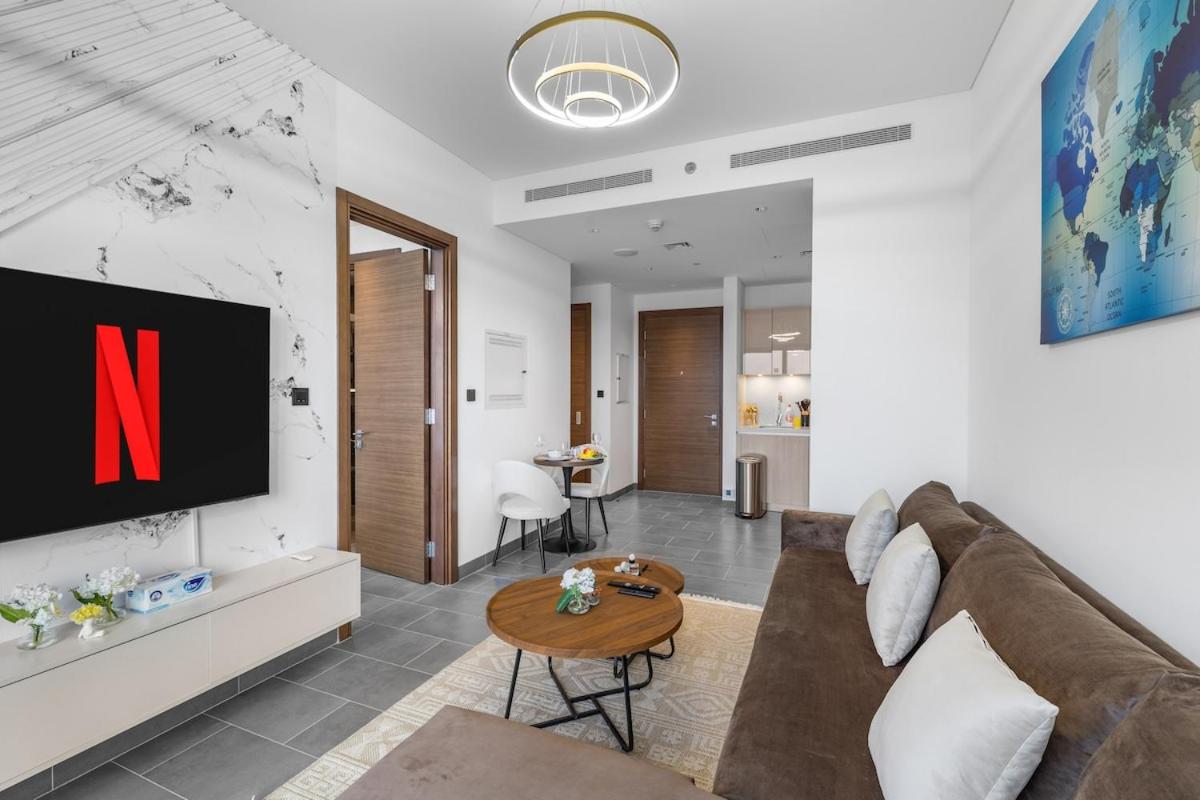 Stylish 1BR Retreat in Sobha Crest with Balcony