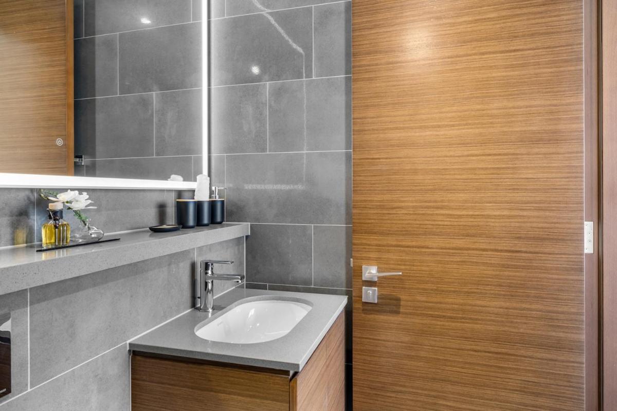 Stylish 1BR Retreat in Sobha Crest with Balcony