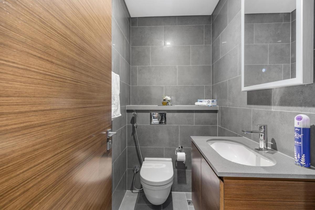 Stylish 1BR Retreat in Sobha Crest with Balcony