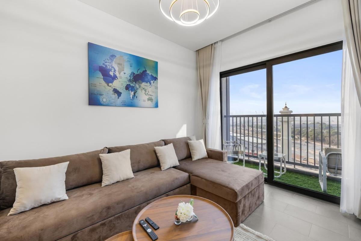 Stylish 1BR Retreat in Sobha Crest with Balcony