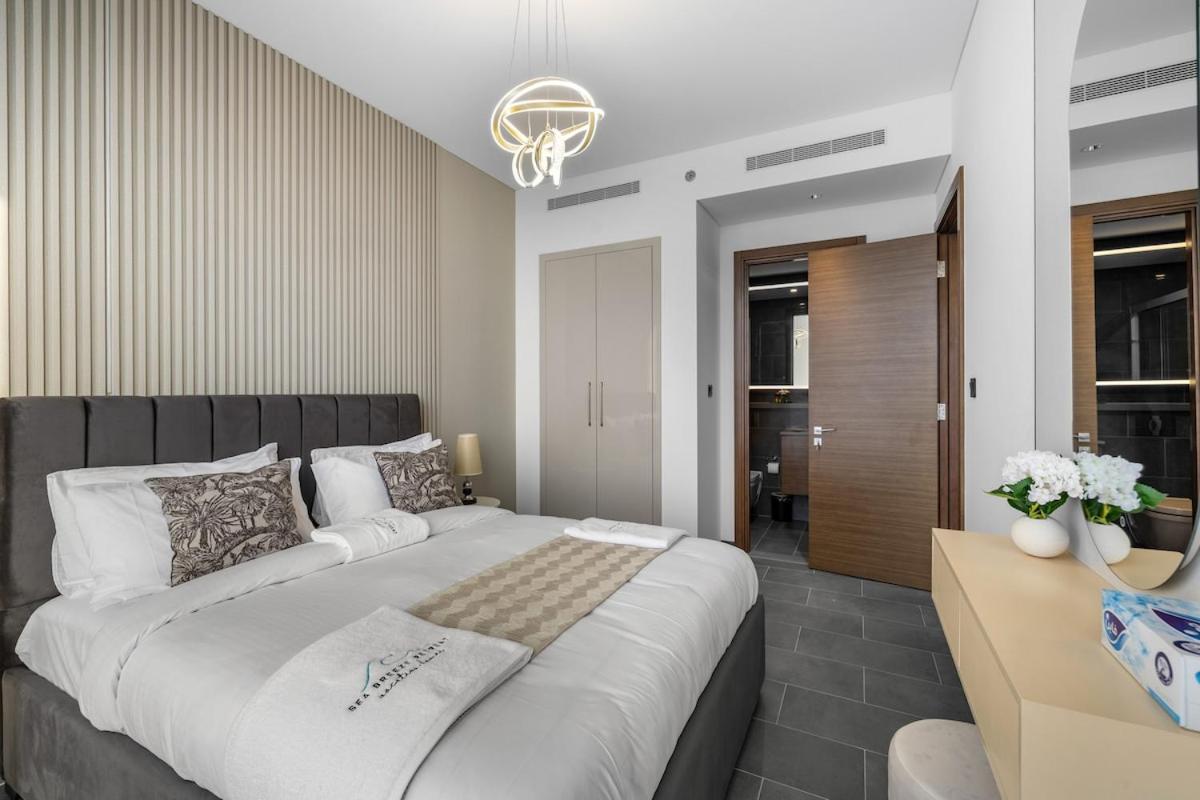 Stylish 1BR Retreat in Sobha Crest with Balcony