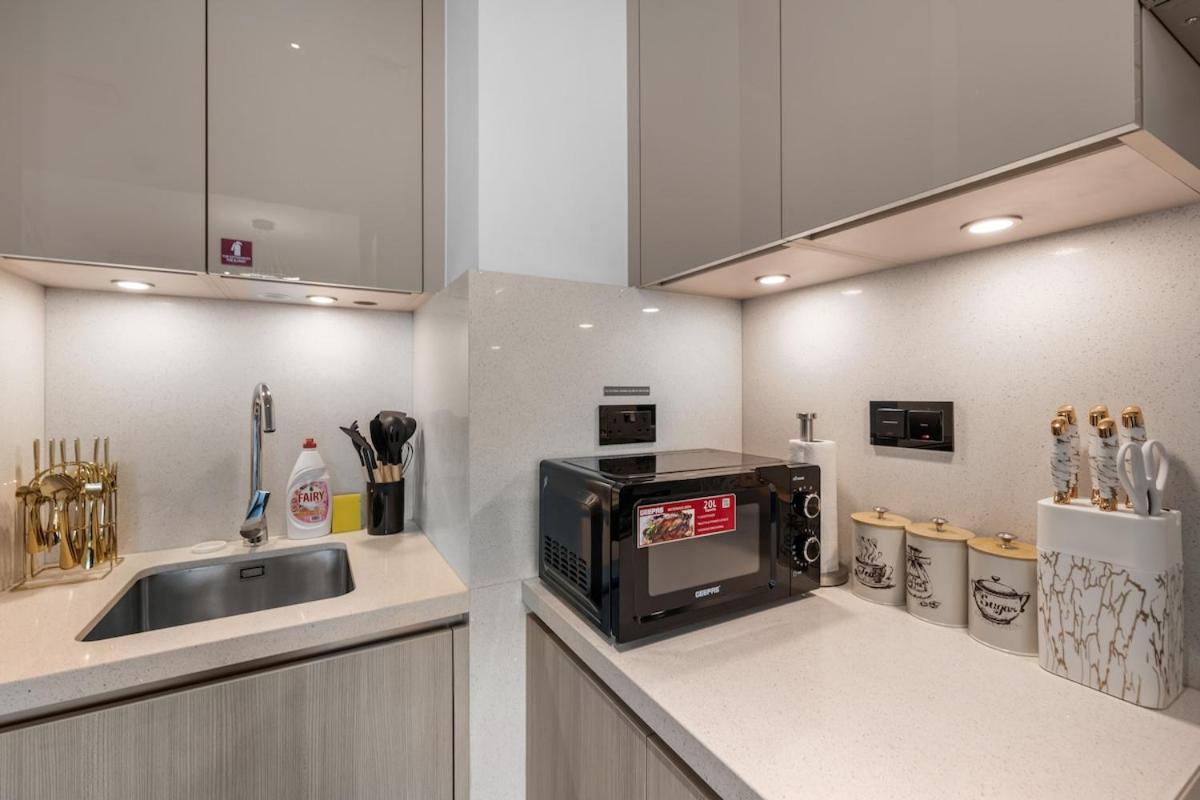 Stylish 1BR Retreat in Sobha Crest with Balcony