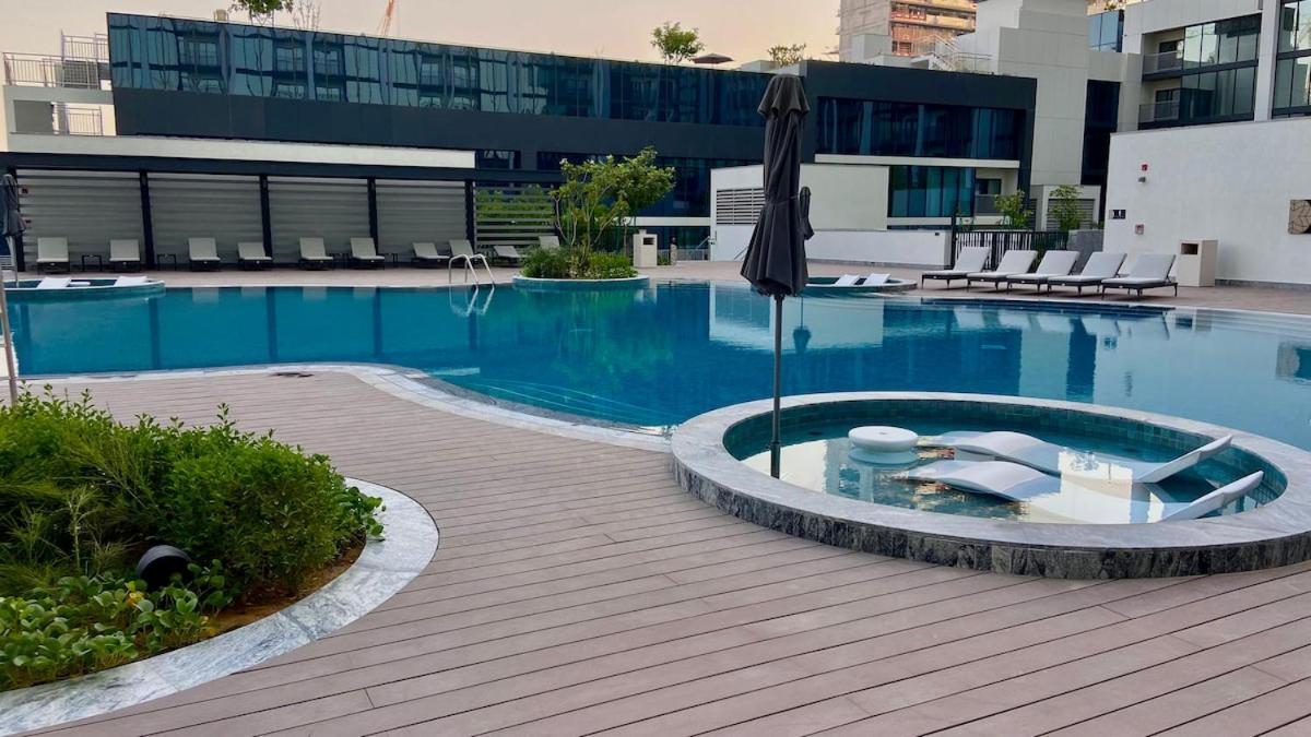 Stylish 1BR Retreat in Sobha Crest with Balcony