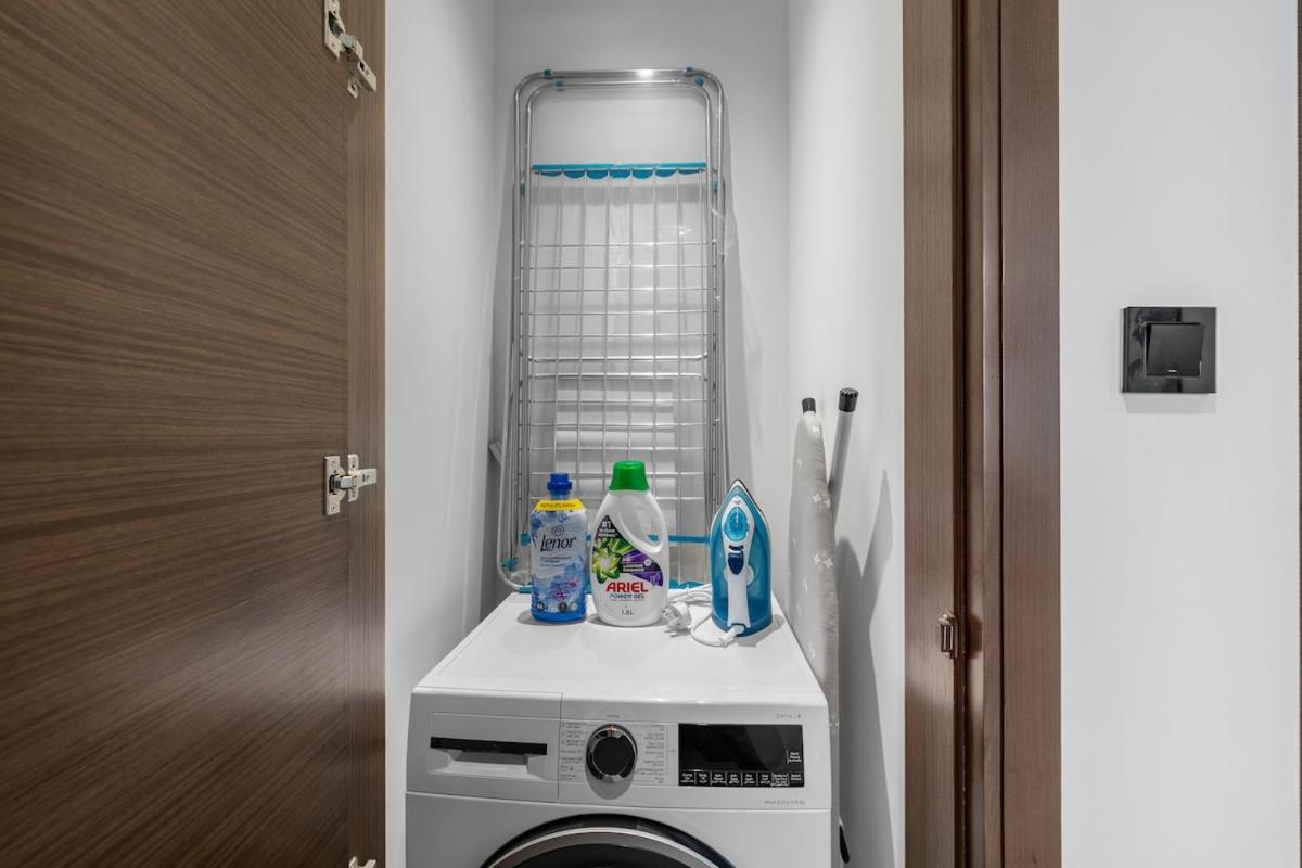 Stylish 1BR Retreat in Sobha Crest with Balcony