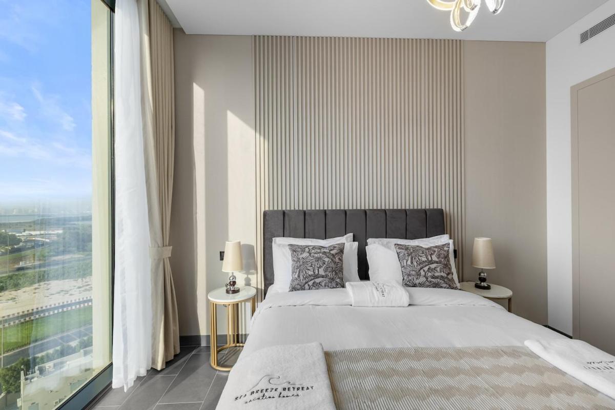 Stylish 1BR Retreat in Sobha Crest with Balcony