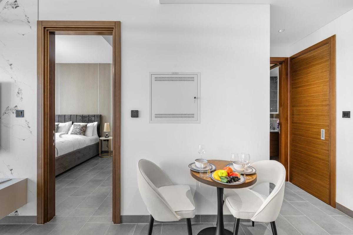 Stylish 1BR Retreat in Sobha Crest with Balcony