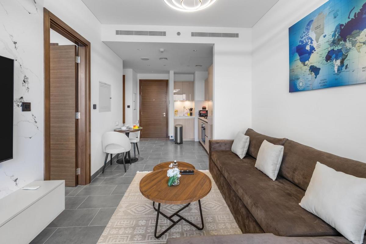 Stylish 1BR Retreat in Sobha Crest with Balcony