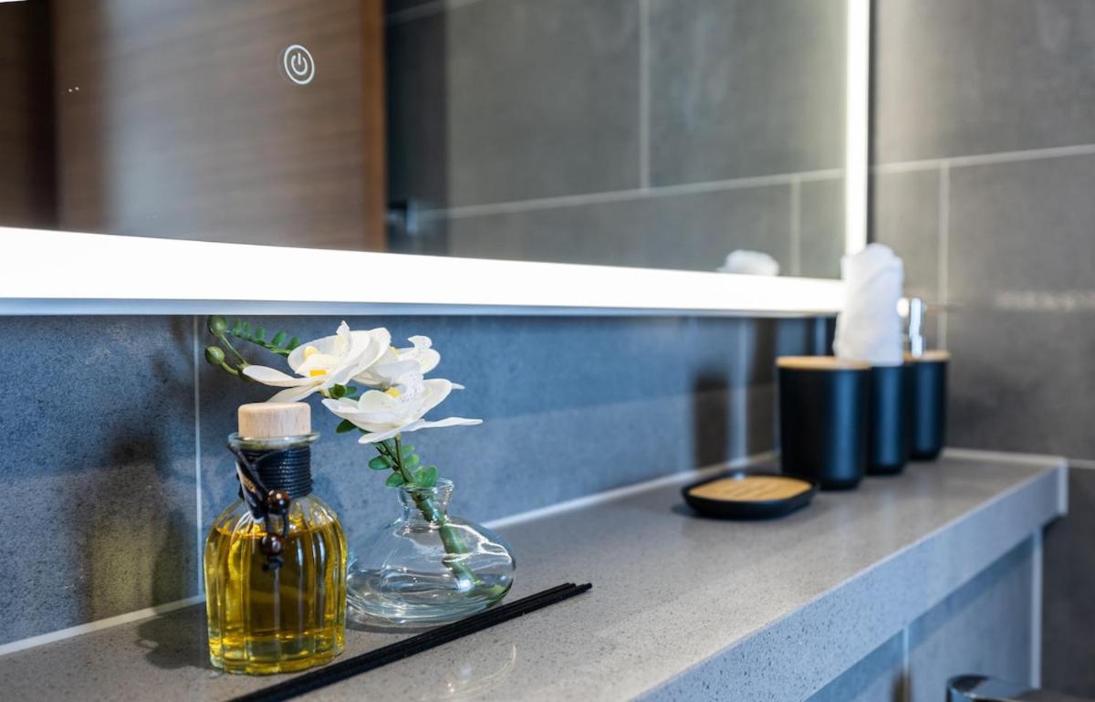 Stylish 1BR Retreat in Sobha Crest with Balcony