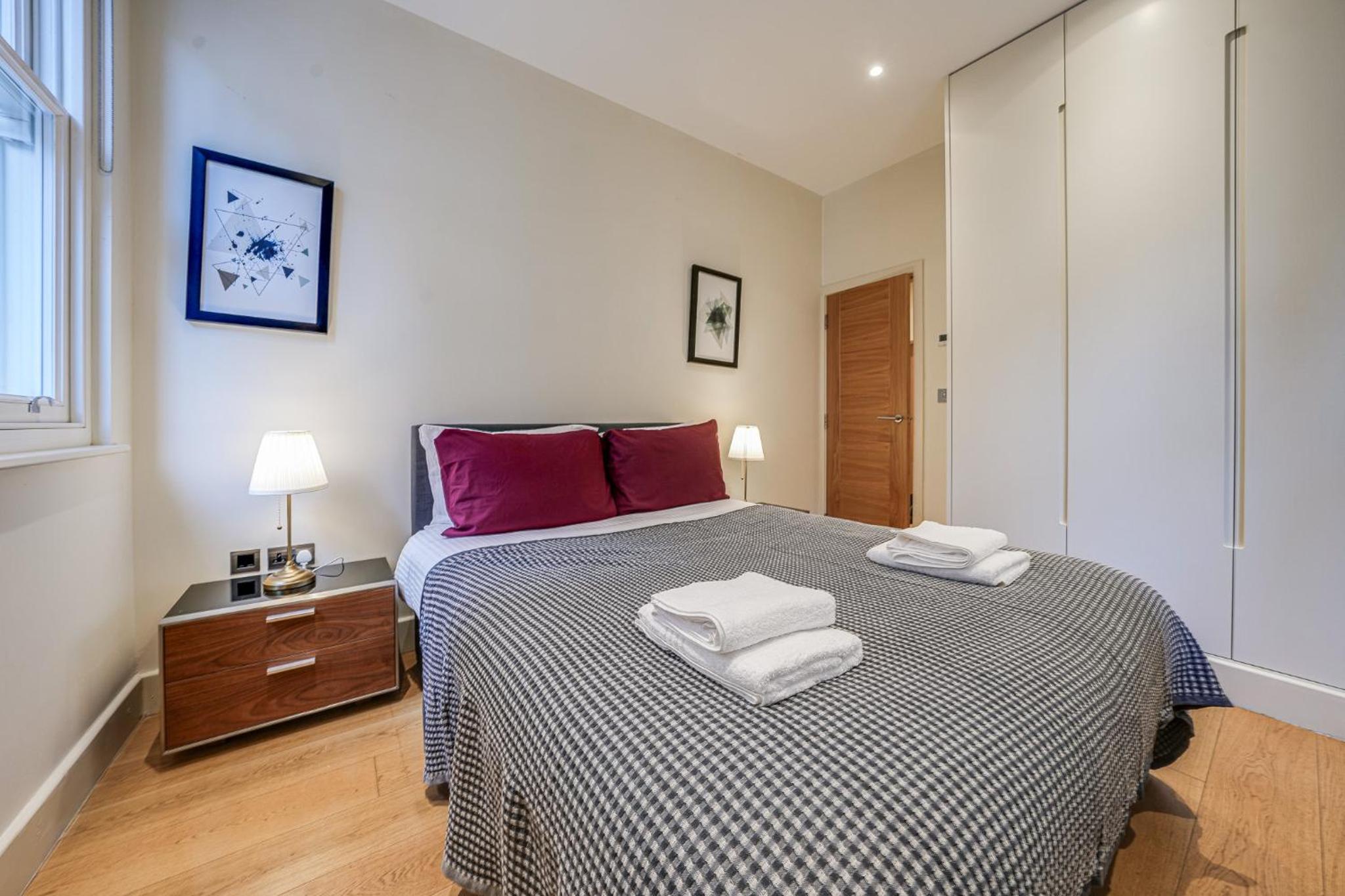 Fitzrovia Apartments 3BR Sleeps 18 Oxford