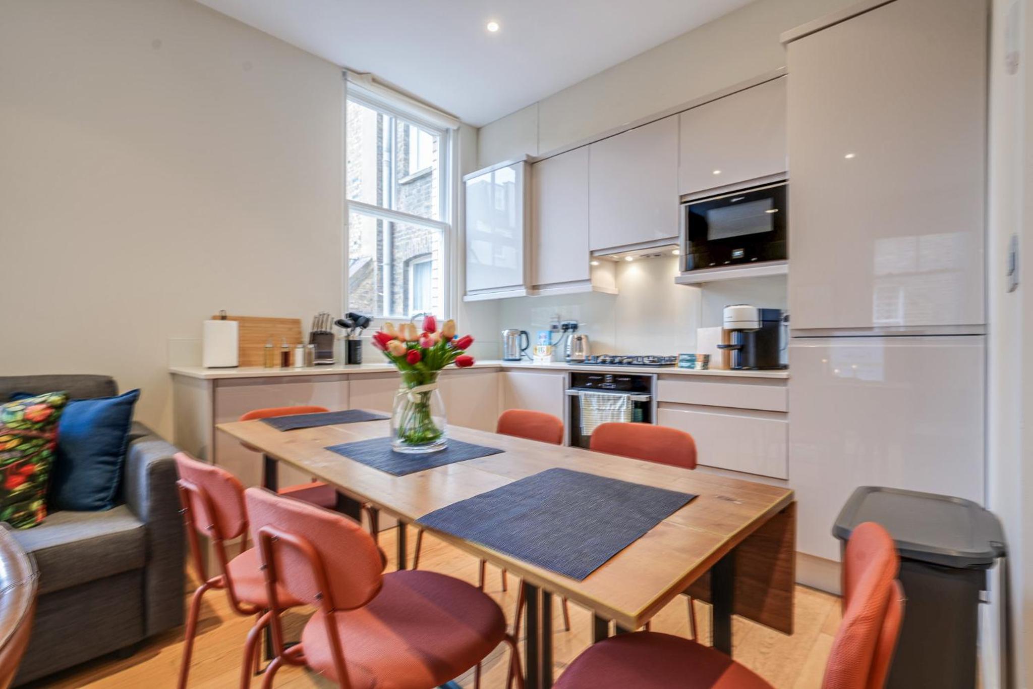 Fitzrovia Apartments 3BR Sleeps 18 Oxford