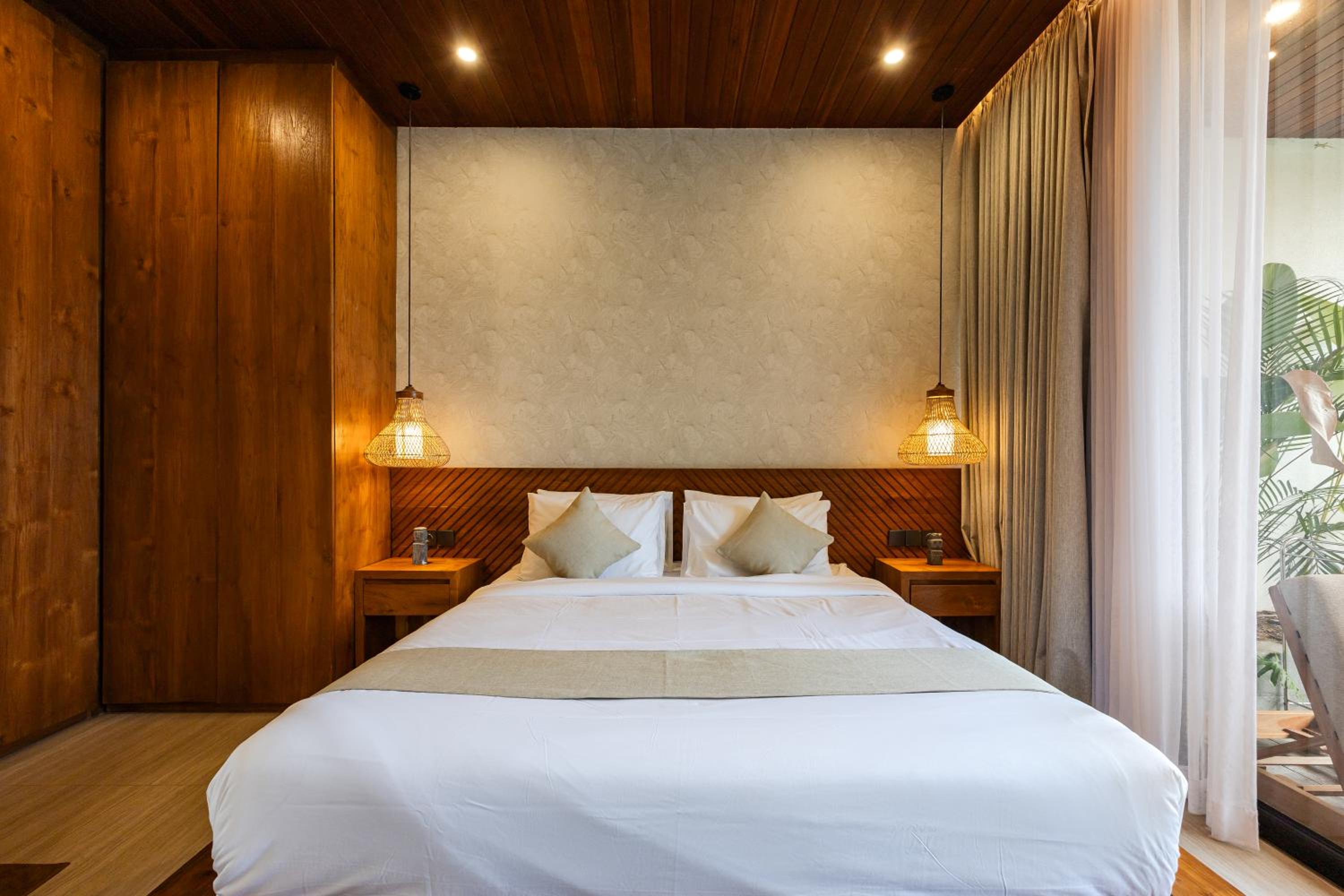 Tropical gadon villa 3BR Canggu