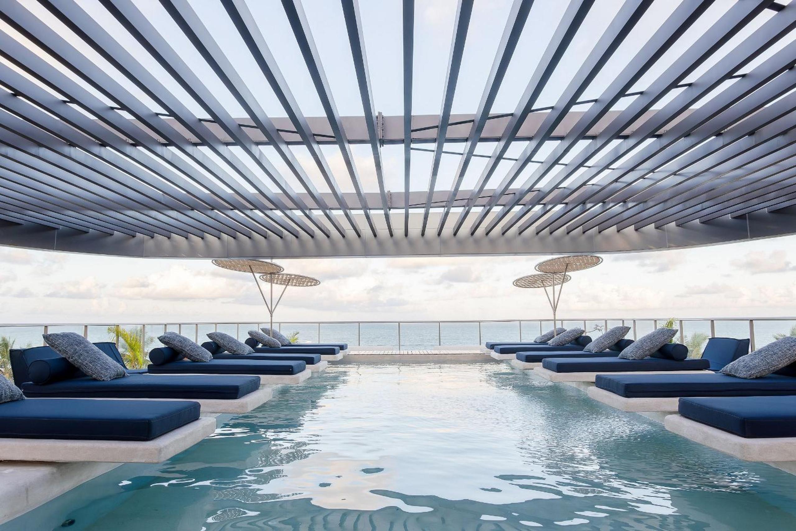 Setai Aquamaris #120 - Seafront by Carpediem