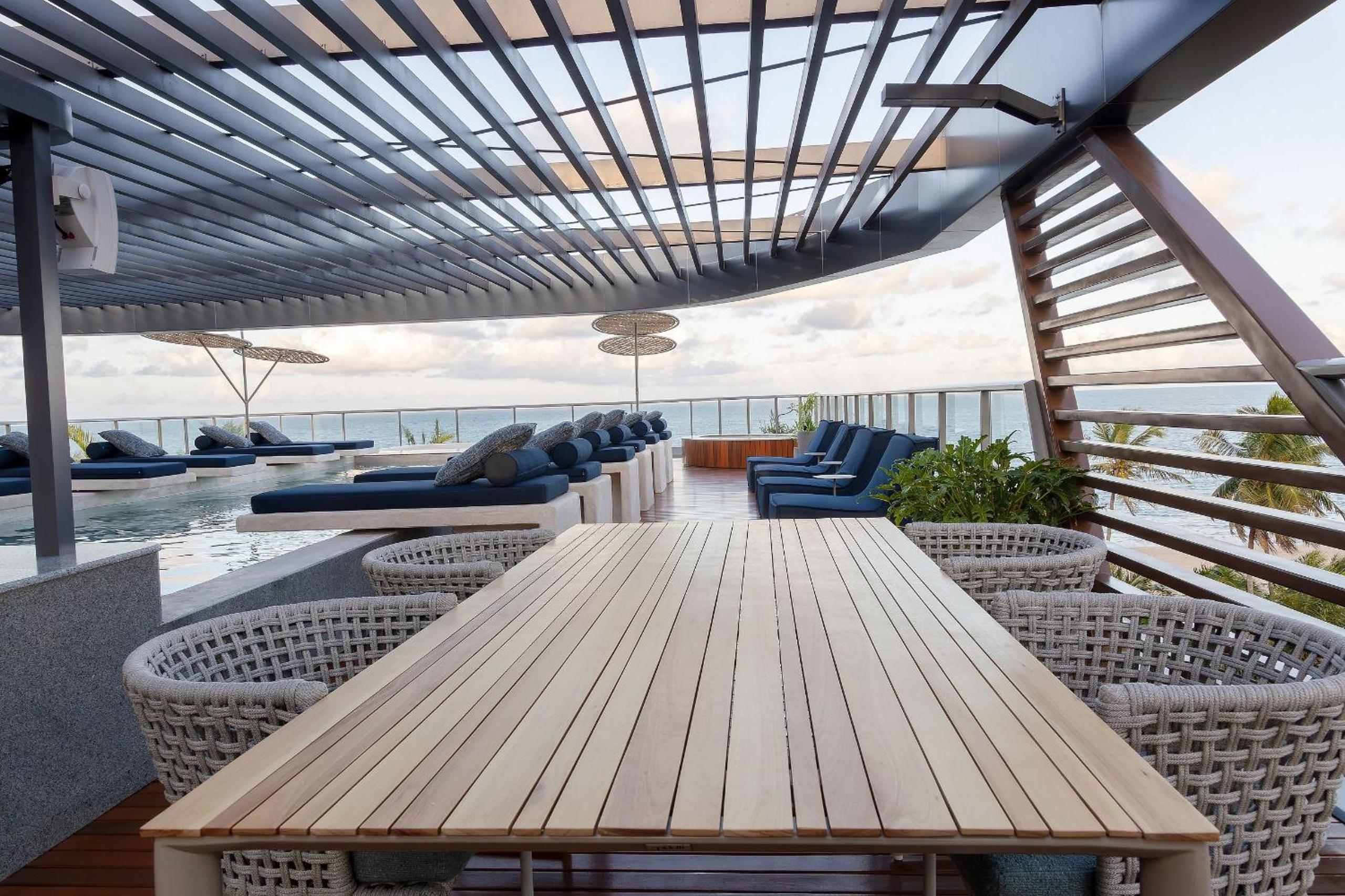 Setai Aquamaris #120 - Seafront by Carpediem