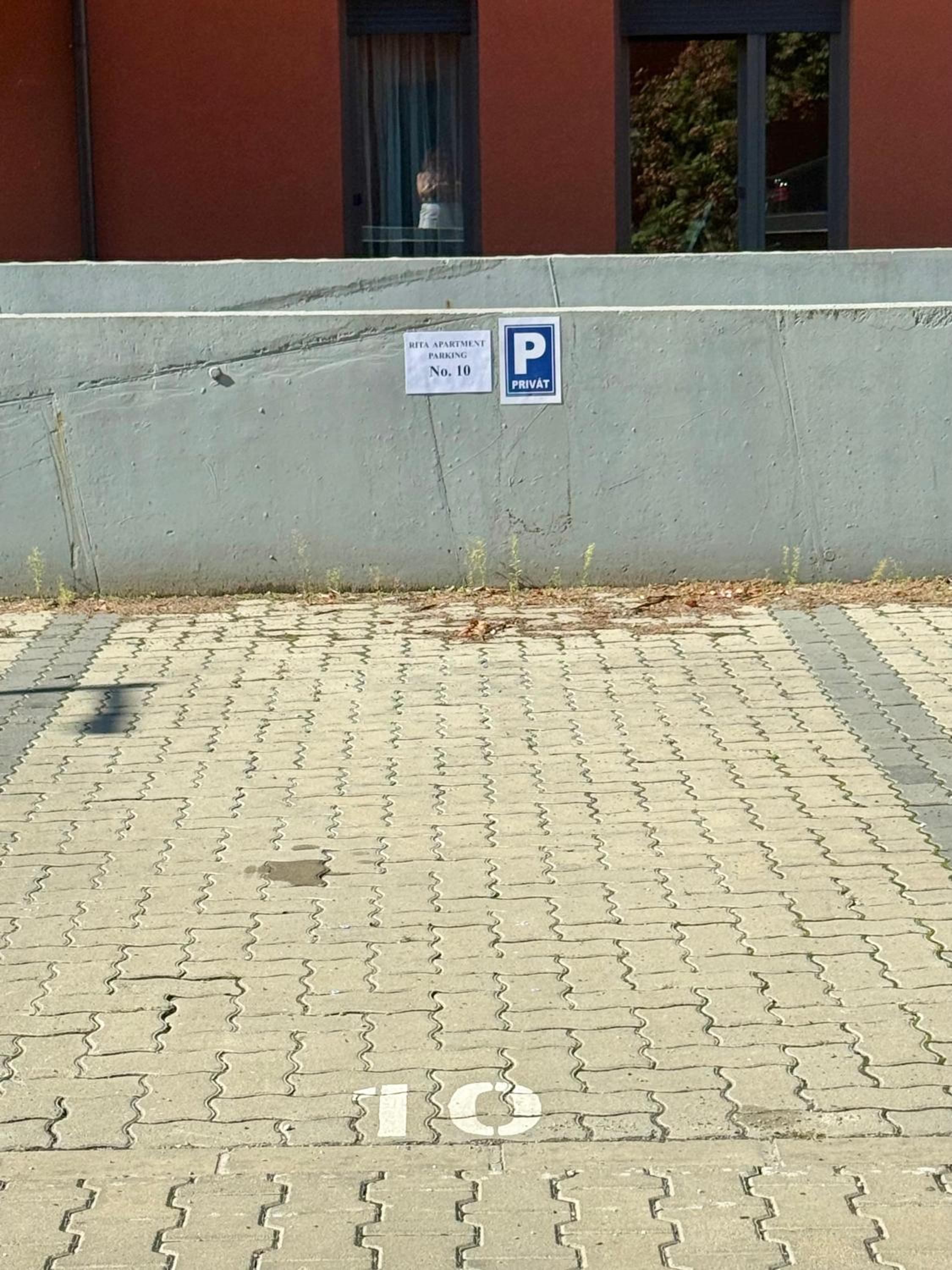 Local-Lux Apartment F3 - Private Parking & Balcony