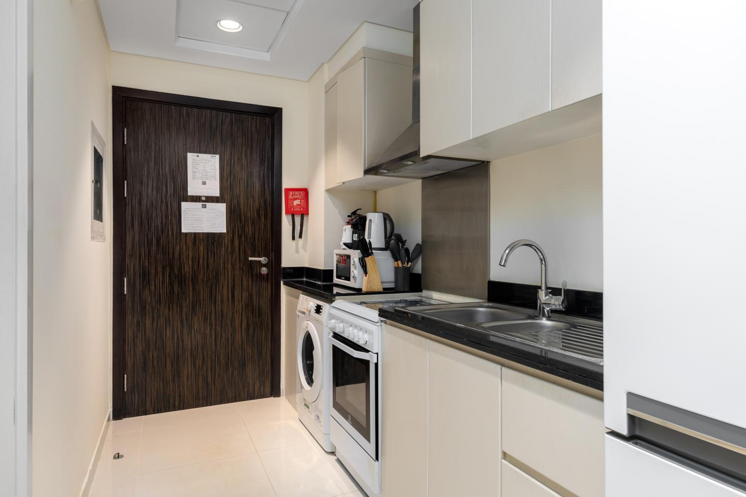 Maison Privee - Stylish Studio with Top Facilities in Damac Hills