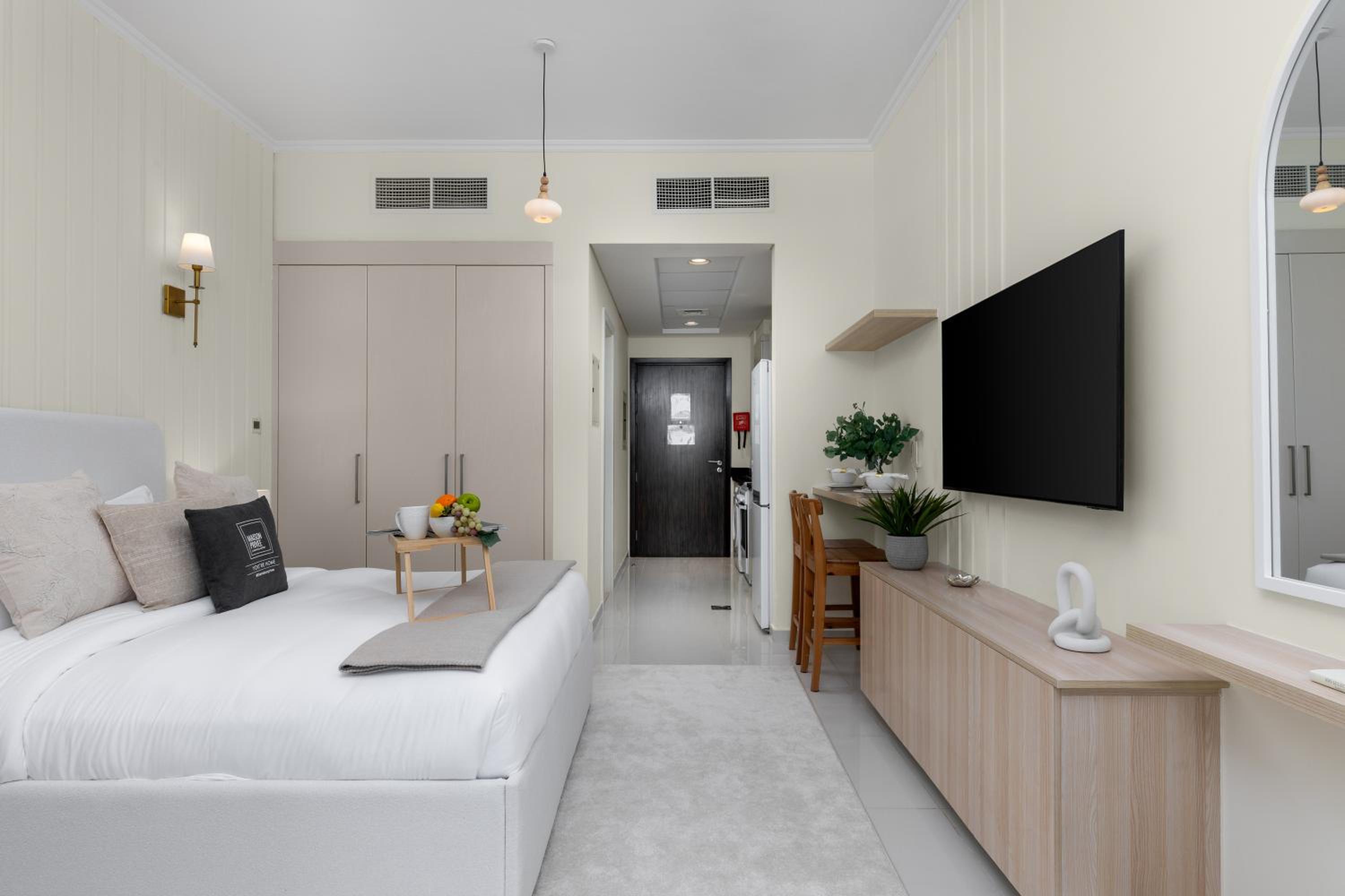 Maison Privee - Stylish Studio with Top Facilities in Damac Hills