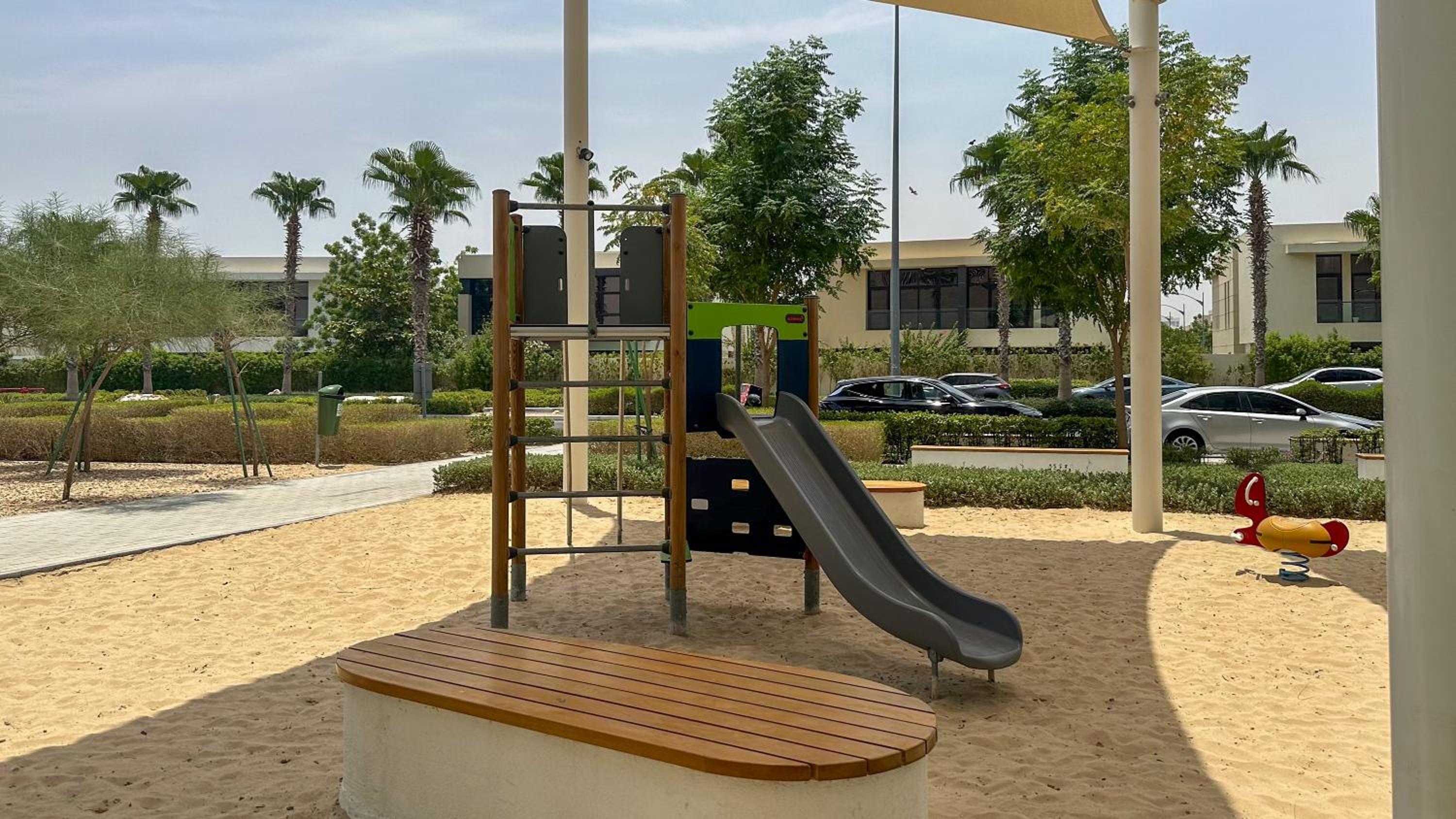 Maison Privee - Stylish Studio with Top Facilities in Damac Hills