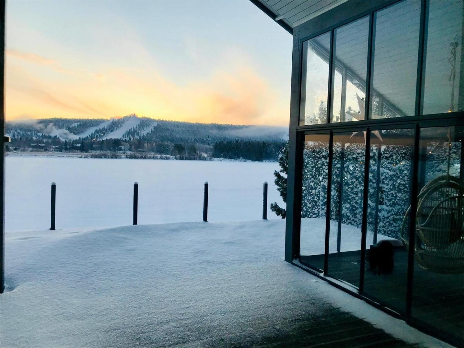 Aurora Arctic Riverside Villa