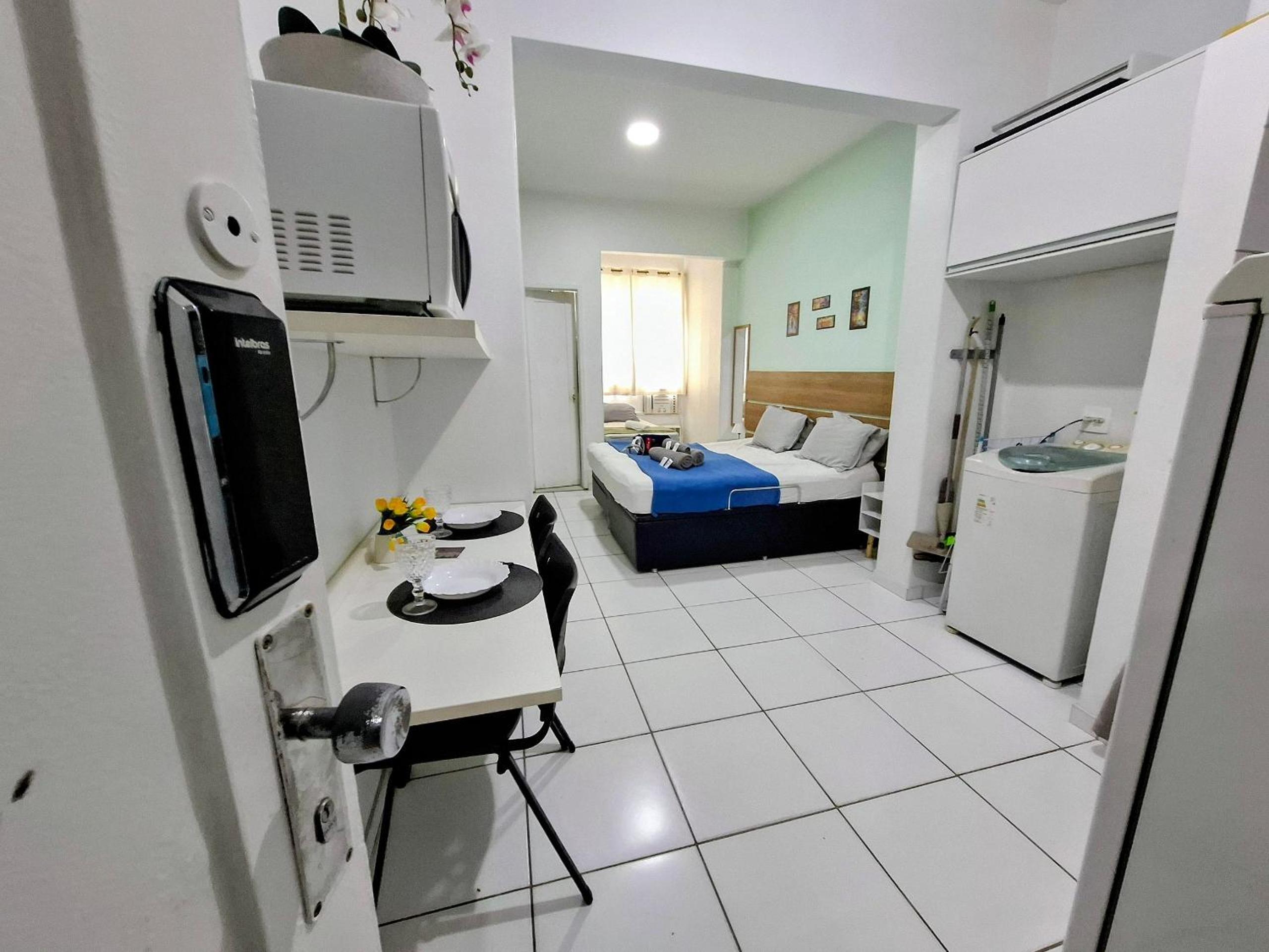 Copacabana Must - 3 guests, beach and comfort!