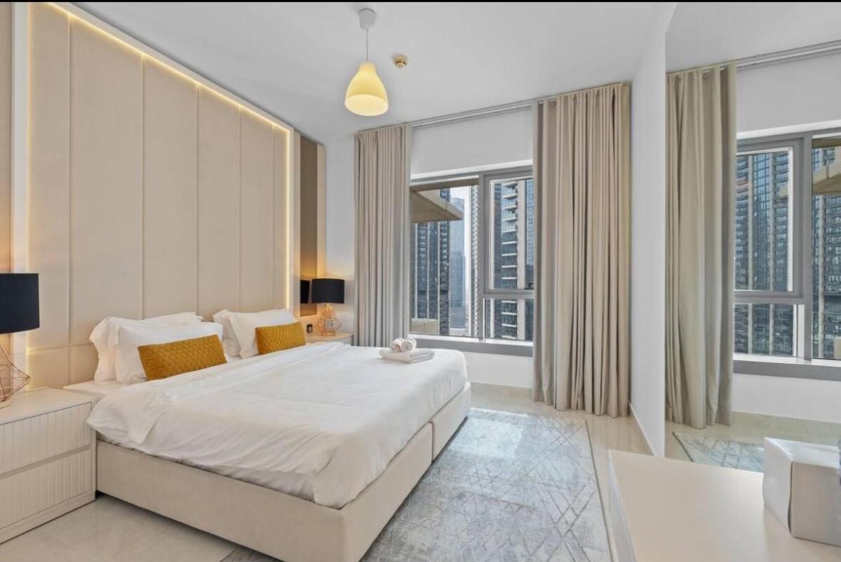 Simply Comfort Vacation Homes Rental Luxury Apartment Fontaine View & Burj Khalifa at Emaar 29 Boulevard