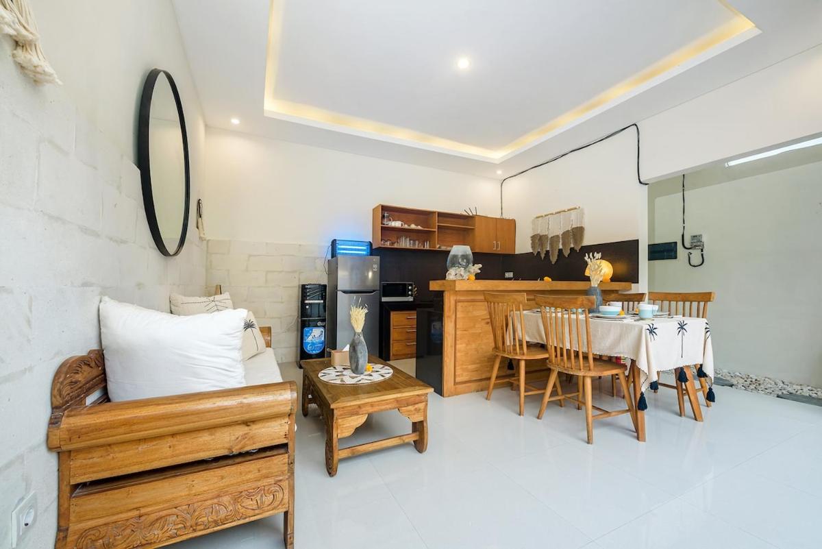 Adikara Villa 2 Cozy 2BR in Canggu, Berawa 5 mins to the beach